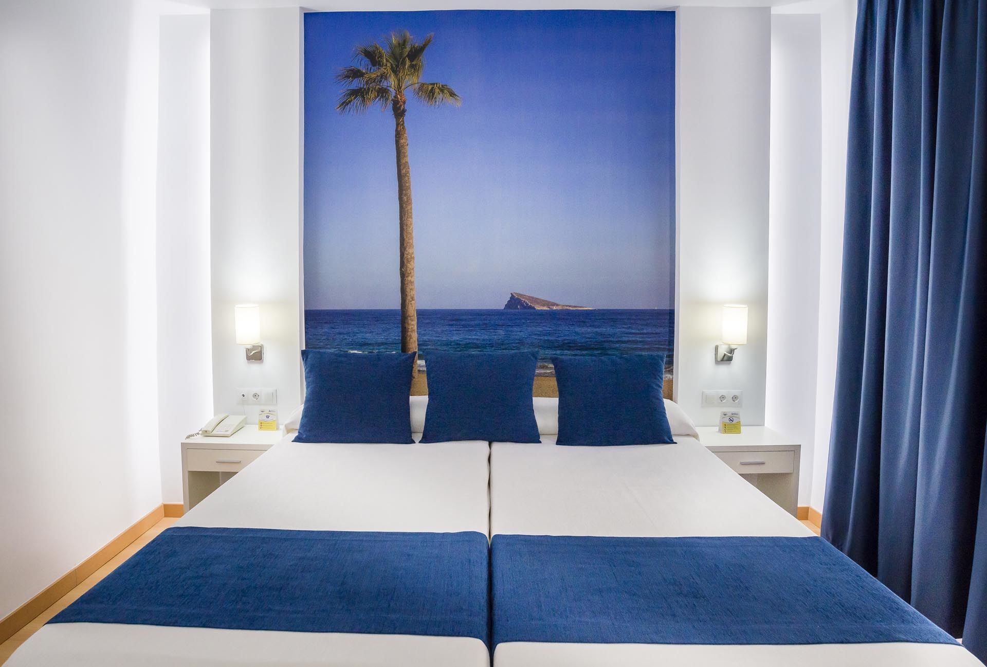 Hotel Avenida Benidorm Bagian luar foto