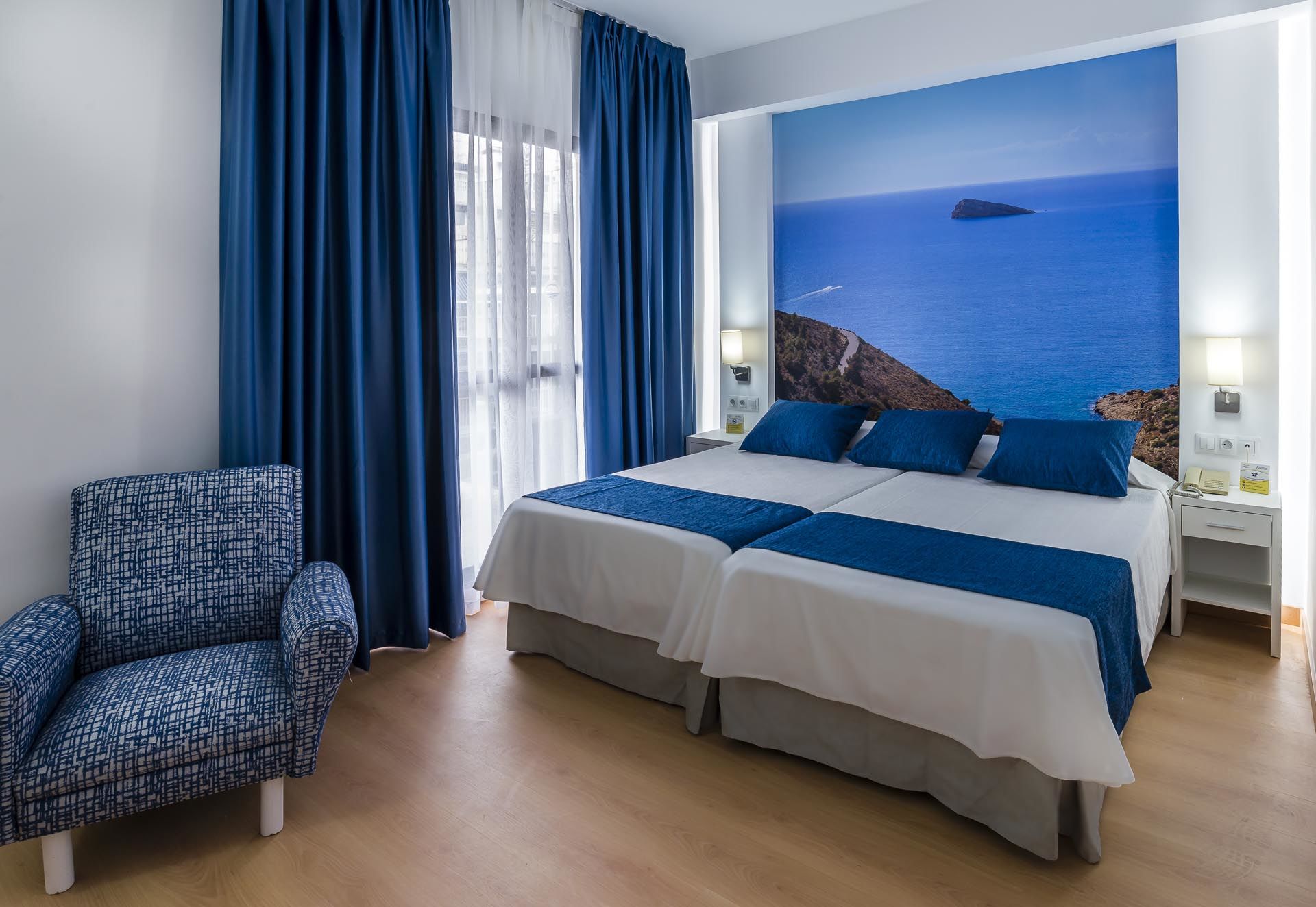 Hotel Avenida Benidorm Bagian luar foto