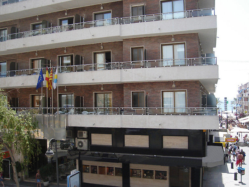 Hotel Avenida Benidorm Bagian luar foto