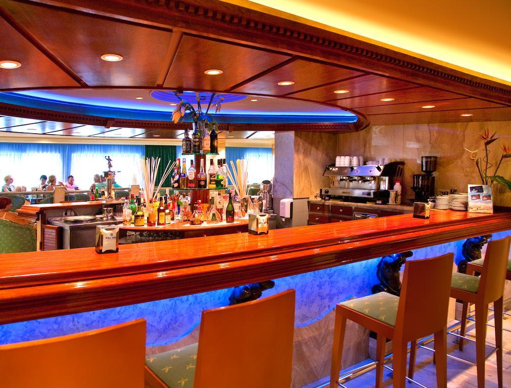 Hotel Avenida Benidorm Bagian luar foto