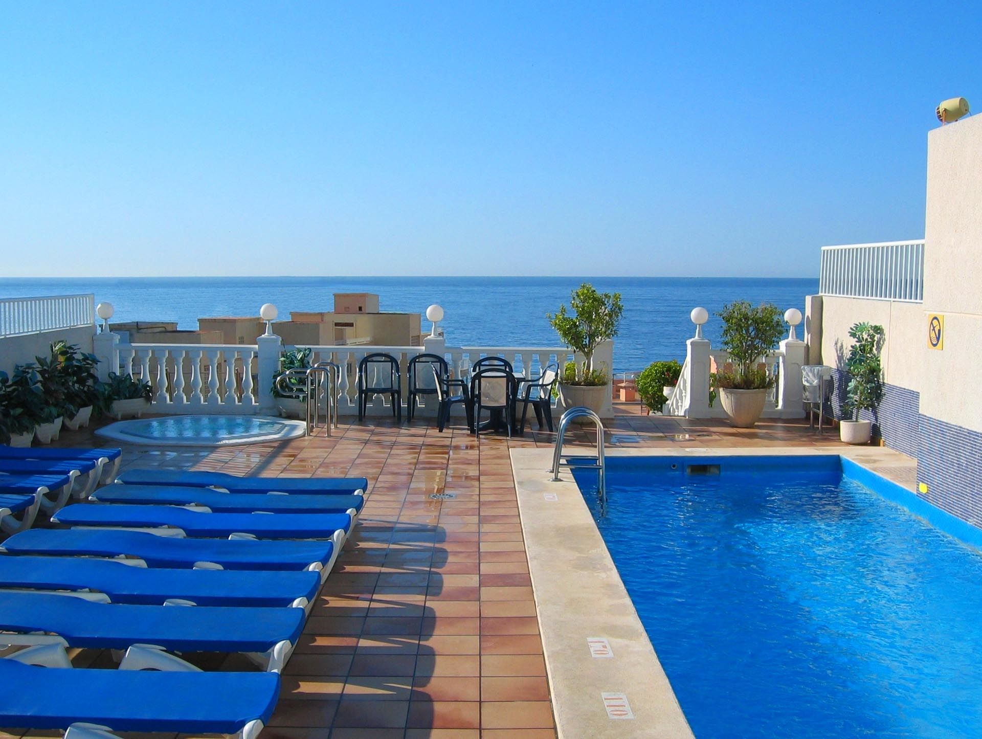 Hotel Avenida Benidorm Bagian luar foto
