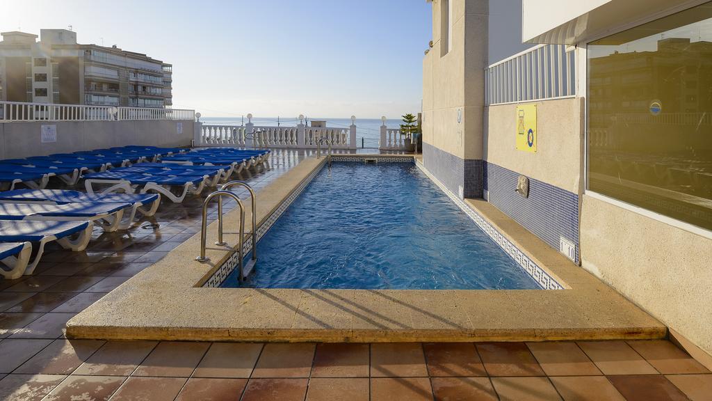 Hotel Avenida Benidorm Bagian luar foto